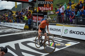 Samuel Sanchez (Euskaltel-Euskadi) remporte l'étape (3) (424x)