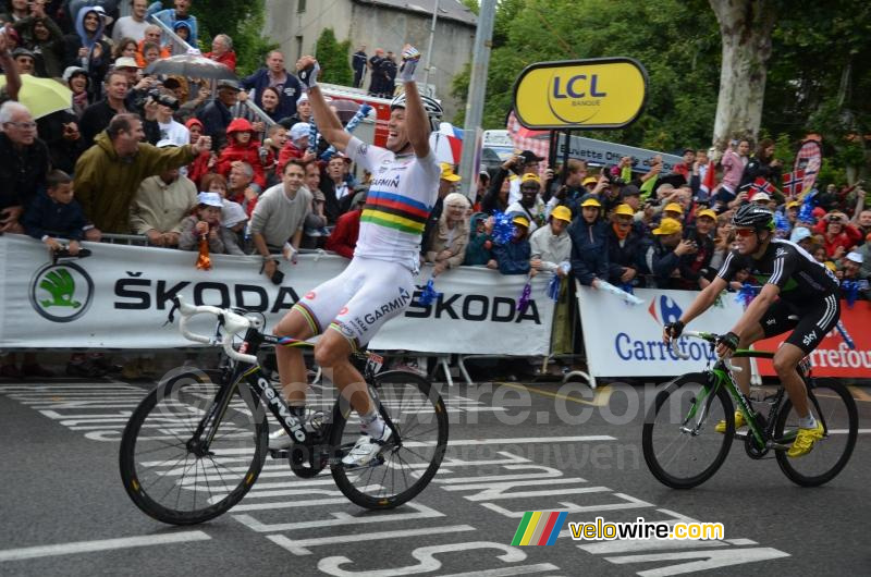 Thor Hushovd (Team Garmin-Cervélo) remporte l'étape à Gap devant Edvald Boasson Hagen